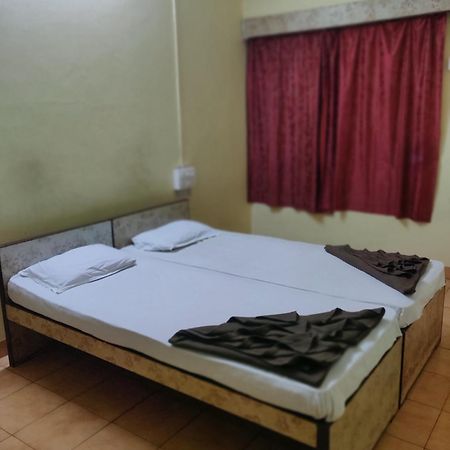 Shraddha Lodge Ratnāgiri Eksteriør billede
