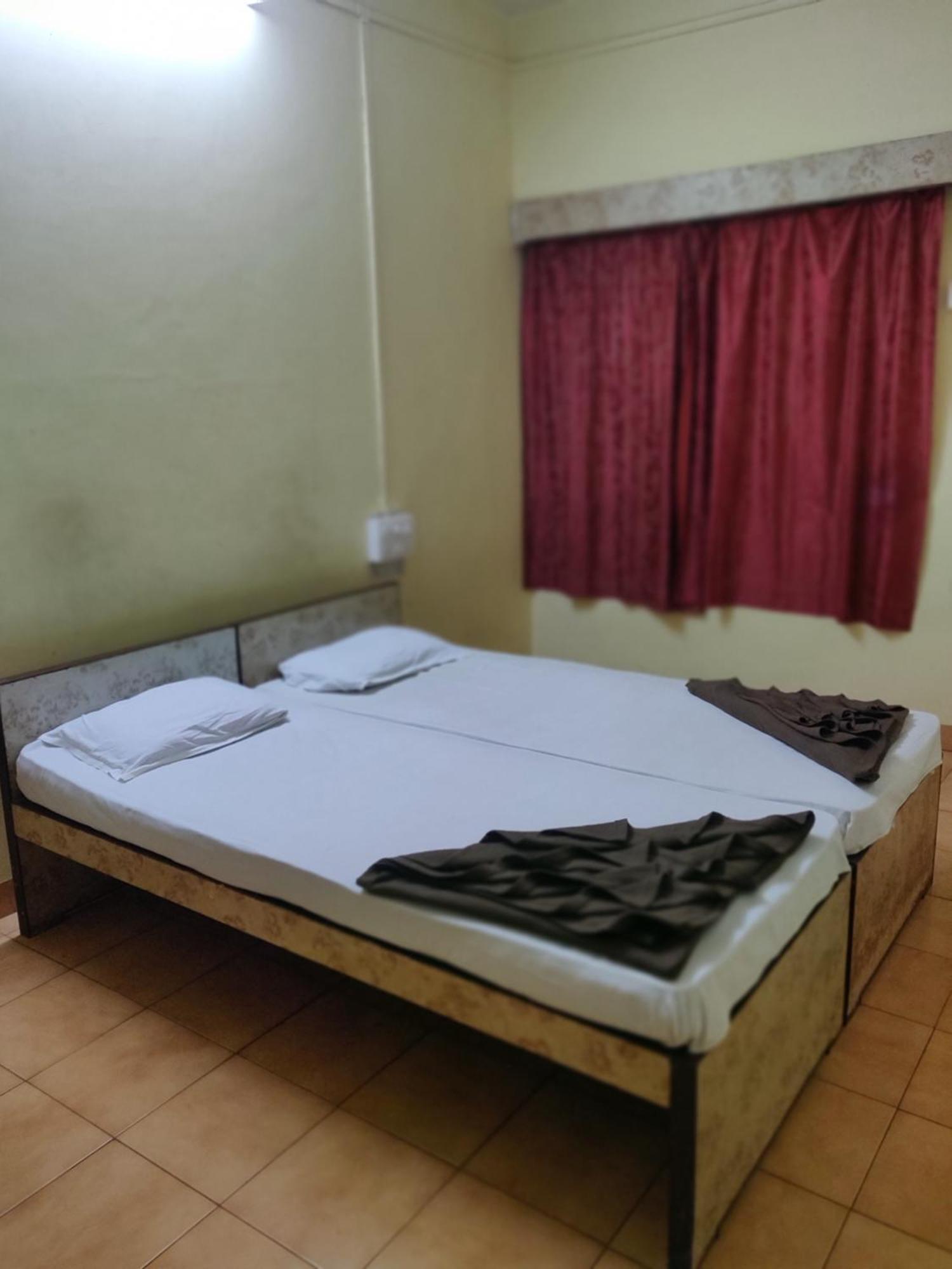 Shraddha Lodge Ratnāgiri Eksteriør billede